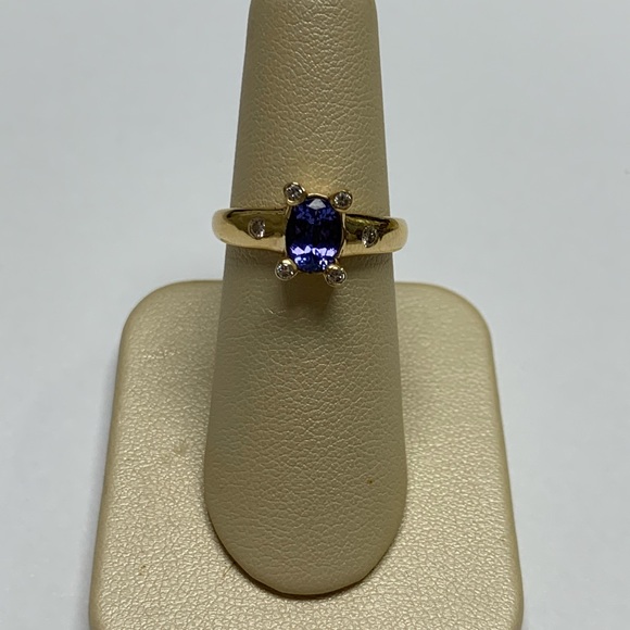 14K Yellow Gold Oval Tanzanite and Diamond Ring - Picture 5 of 7